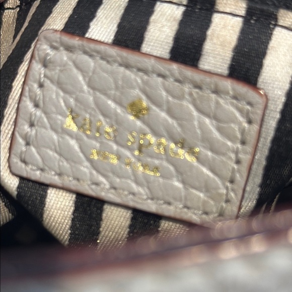 Kate Spade Gray Crossbody Bag with Adjustable Strap - Picture 4 of 6